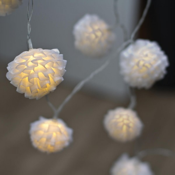 LED-Minilichterkette, weiße Stoffblumen, L 170cm, 10 warmweiße LEDs